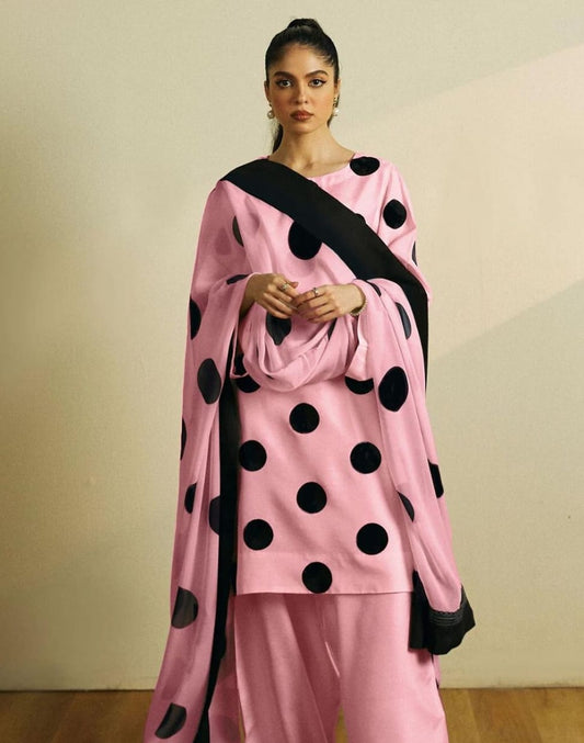 Zara Shahjahan Black & Pink Lawn Embroidery Collection